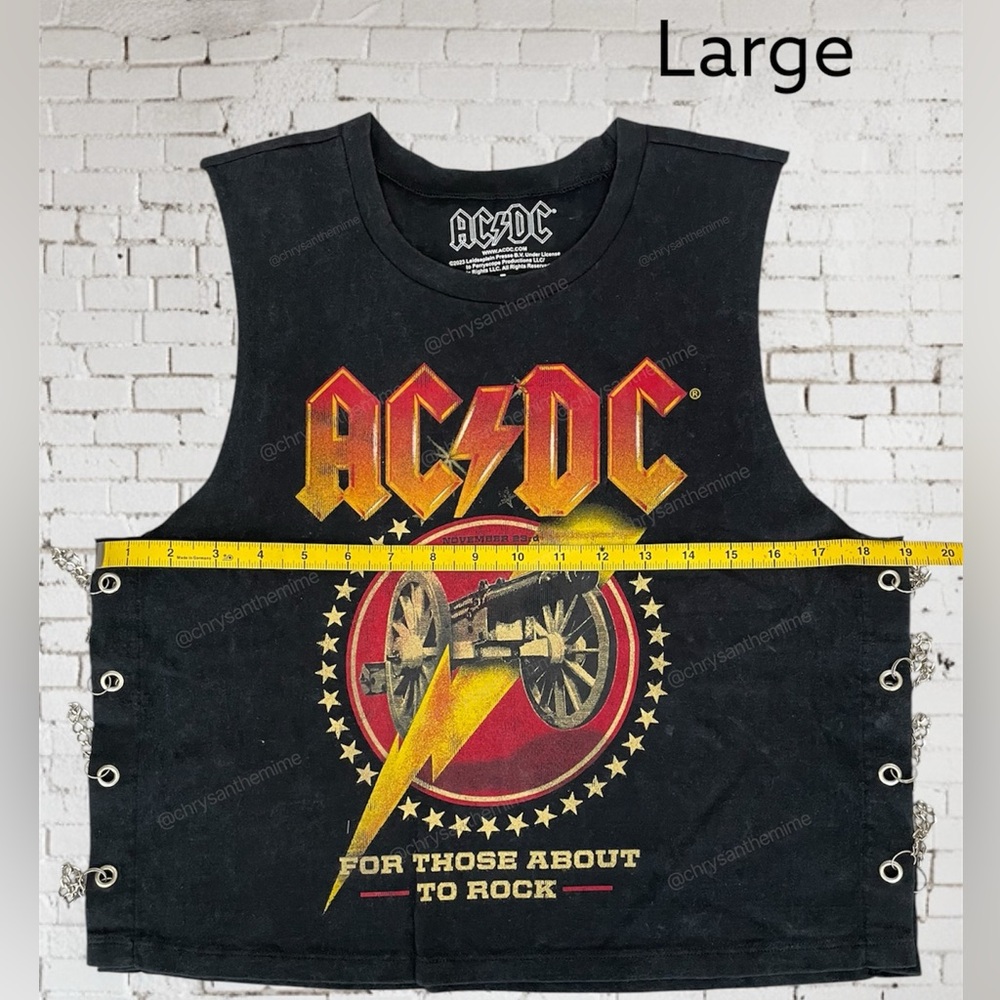 NEW AC/DC WASHED TEE WITH SIDE CHAIN - Picture 10 of 11